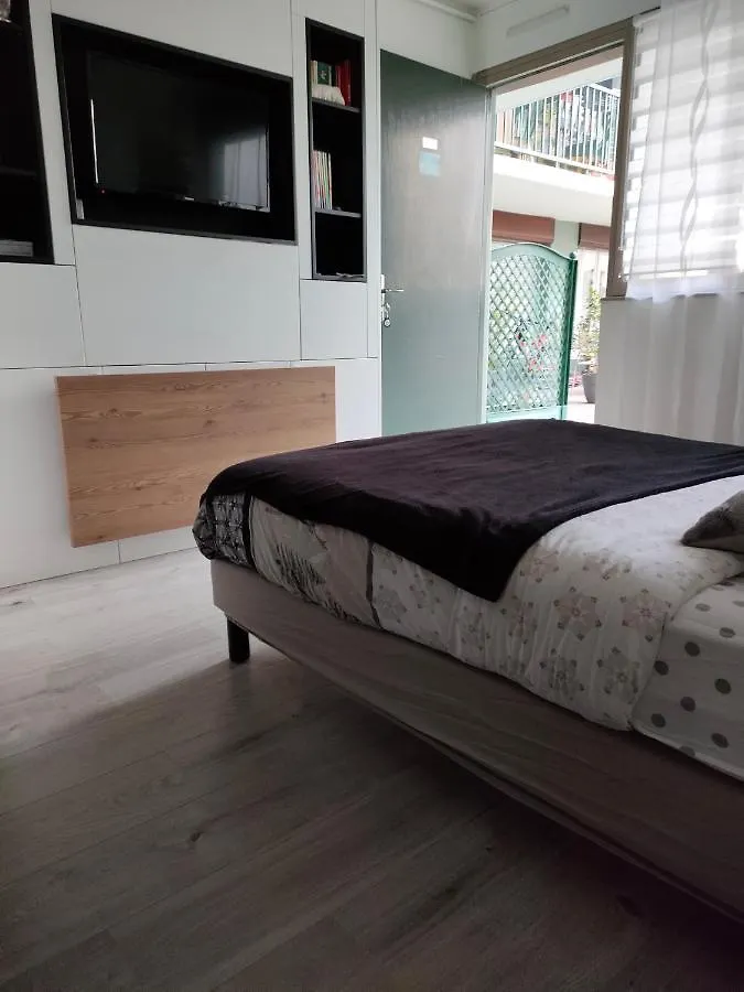 Superbe 2 Etoiles Parking Prive En Centre Ville Aix-les-Bains Apartment
